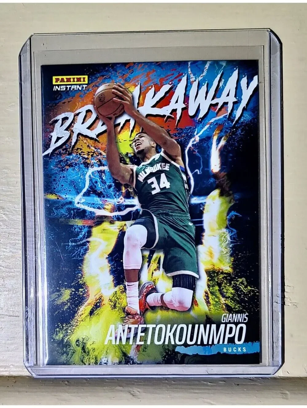 Giannis Antetokounmpo 2022-23 Panini NBA Breakaway #9 Basketball Card 1/2304